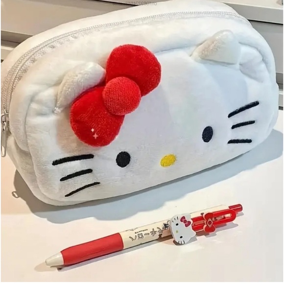 Hello Kitty Handbags - Hello Kitty Makeup Bag Pouch NWT